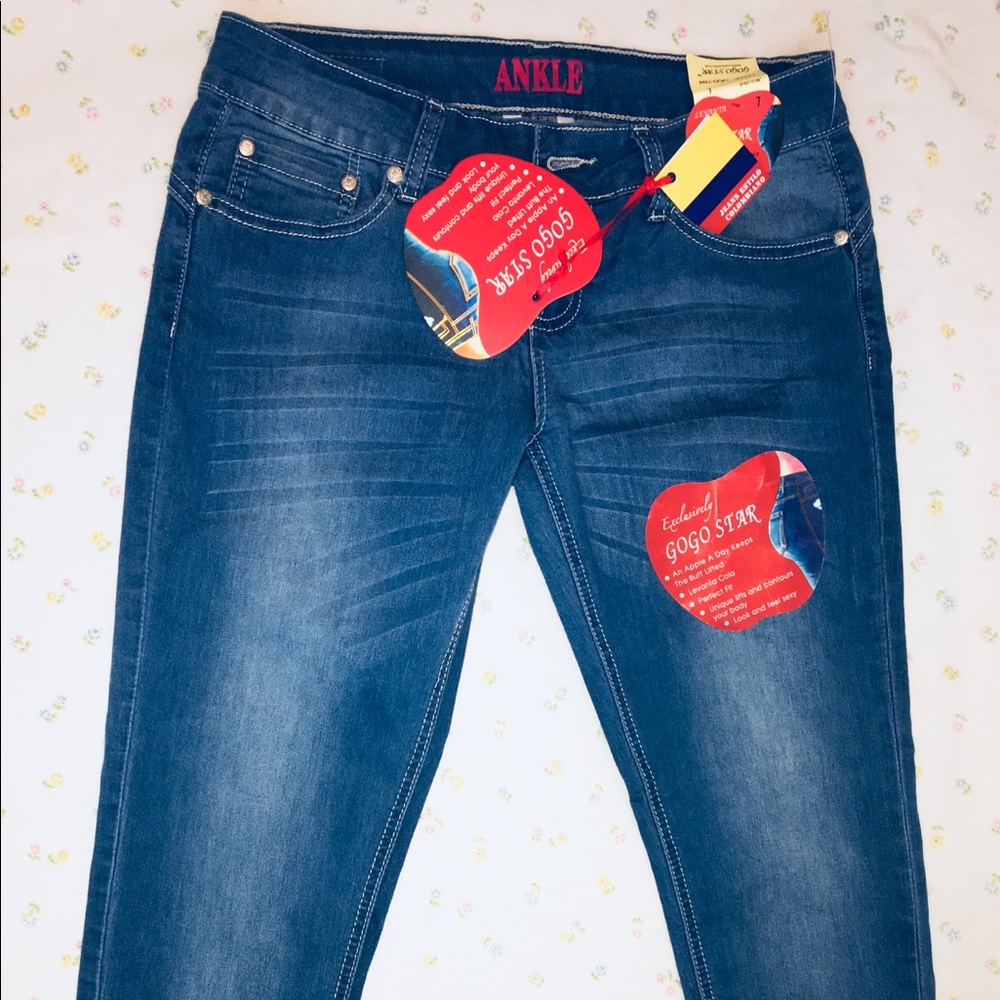 Blue jean ,ankle cropped.